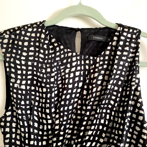 Theme Asymmetrical Sleeveless Dress - size M - Picture 3 of 9